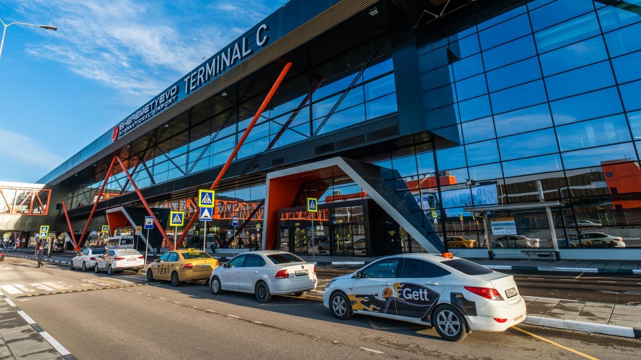 Стоянка авто в шереметьево
