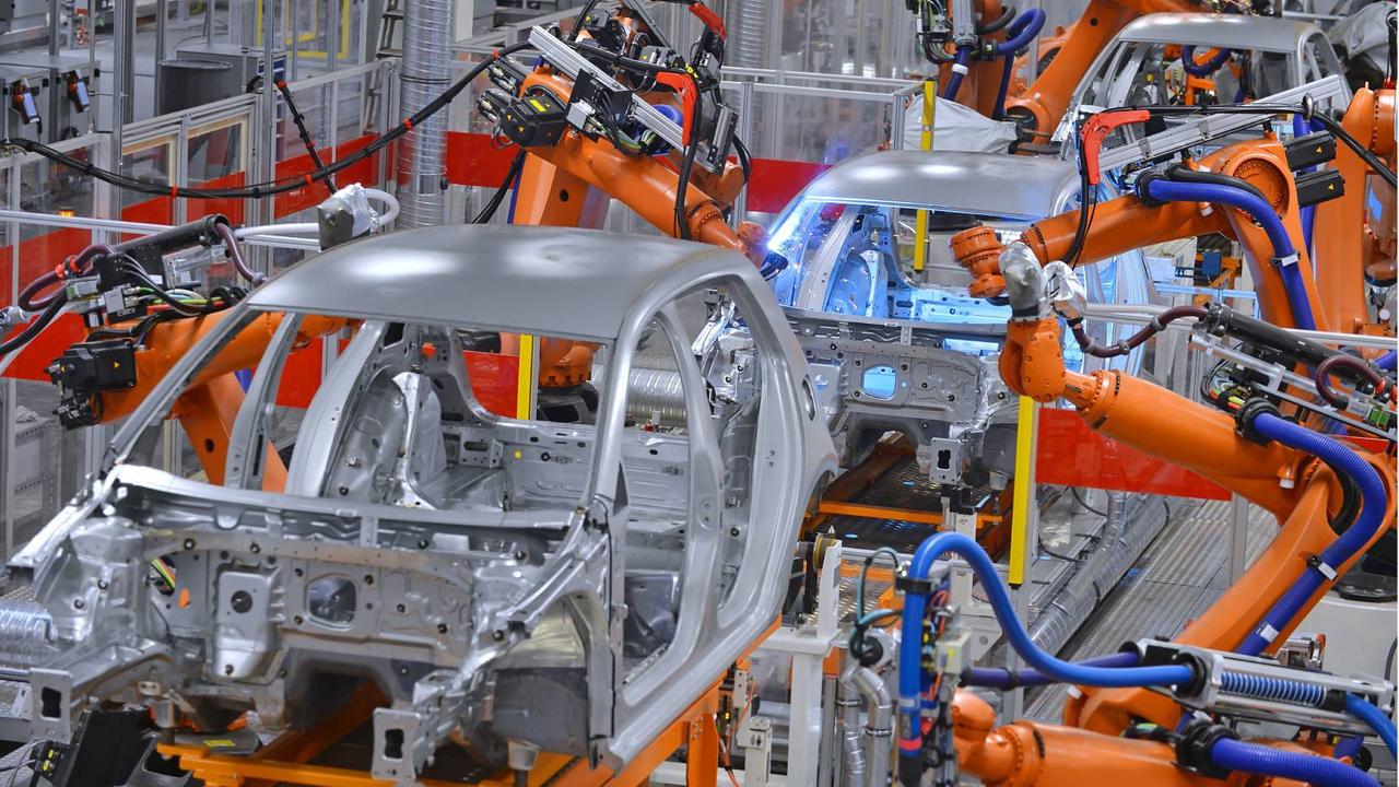 Дефицит микросхем остановит автозаводы в России - Quto.ru