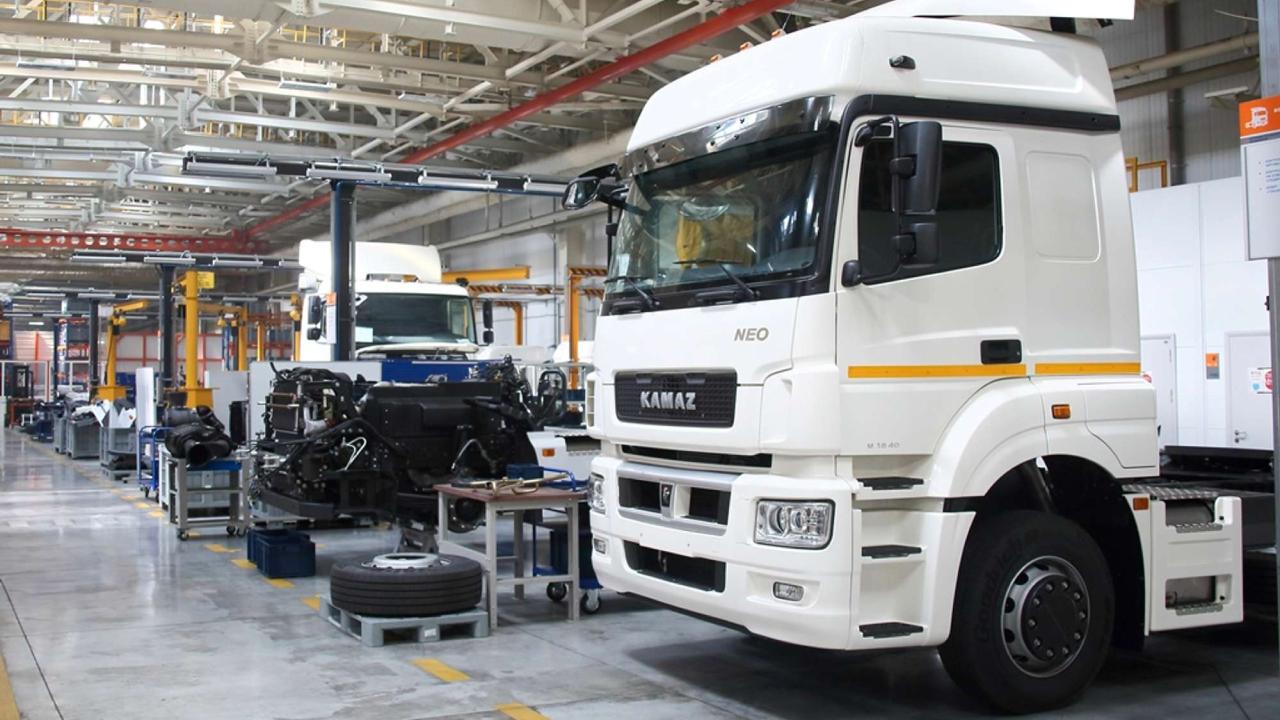Грузовики КамАЗ остались без китайских двигателей - Quto.ru