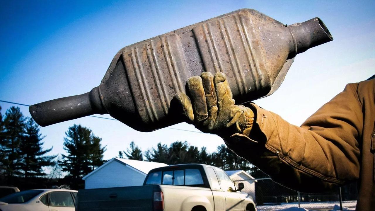 Катализаторы с Hyundai теперь воруют прямо на парковке дилера - Quto.ru