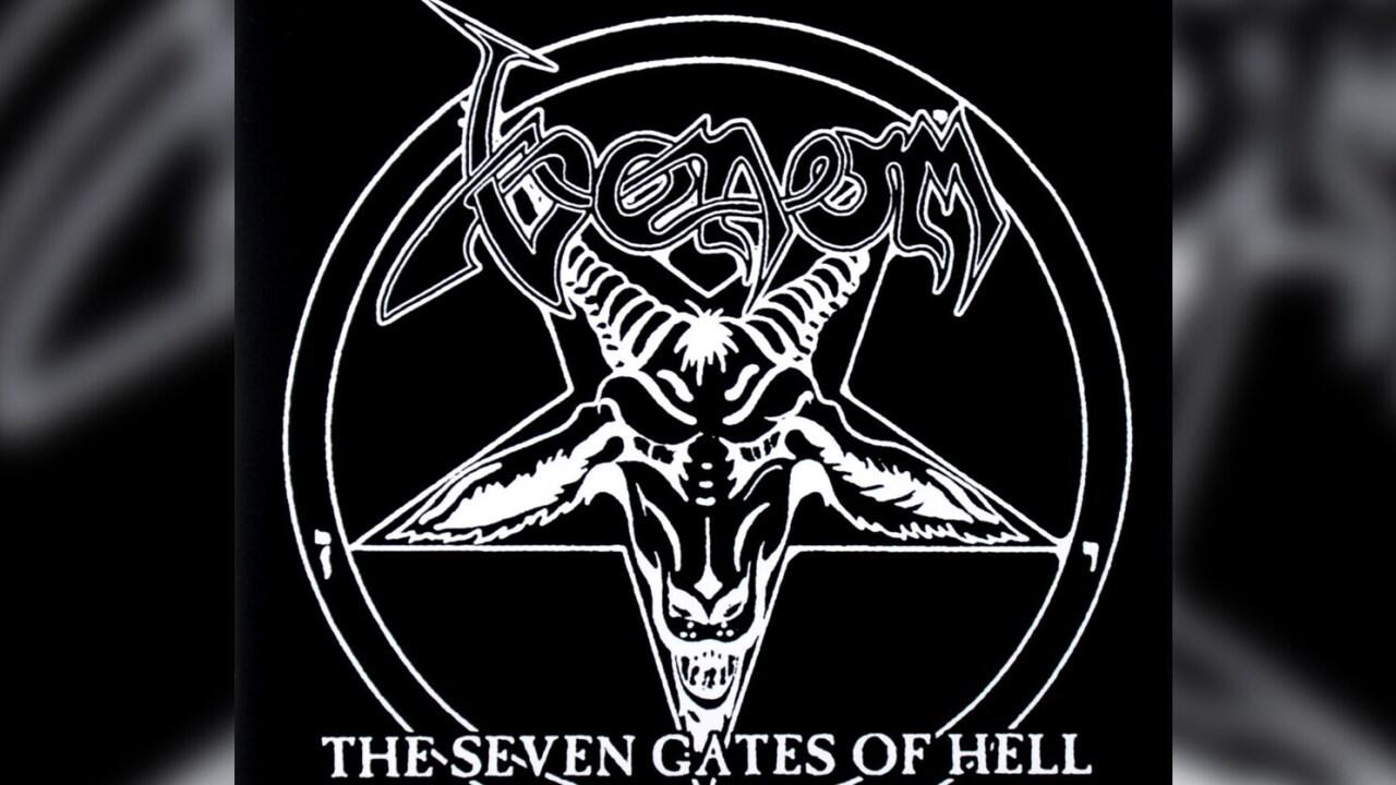 Бизнесмен лишился Infinity QX56 из-за наклейки - Quto.ru