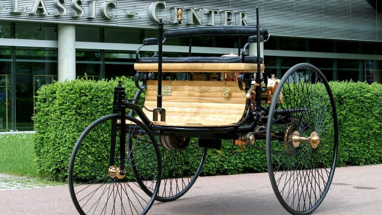 10 на первый автомобиль. Benz Patent-Motorwagen 1886.