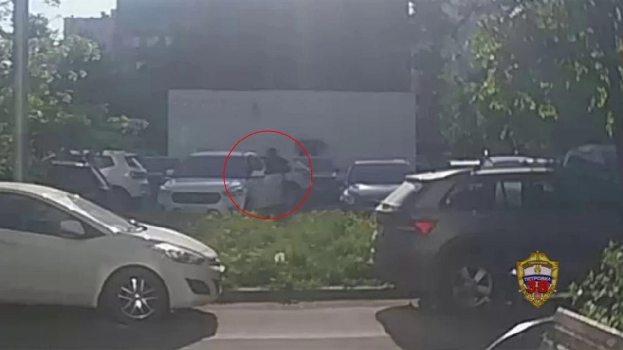 Бомж угнал машину