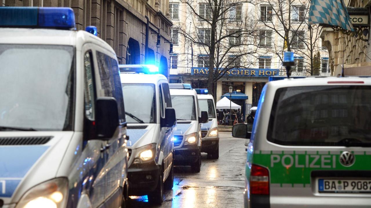 Хлопанье дверью автомобиля