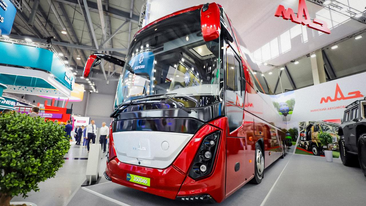 МАЗ показал туристический автобус нового поколения - Quto.ru