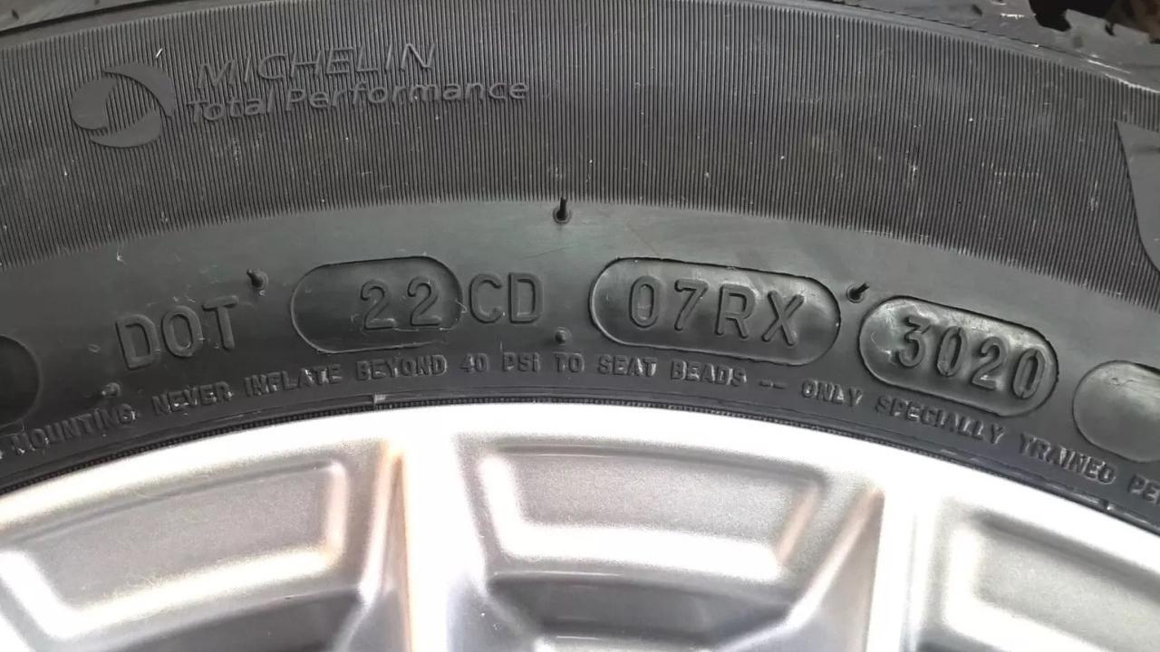 Мошенники начали «подделывать» автомобильные шины - Quto.ru