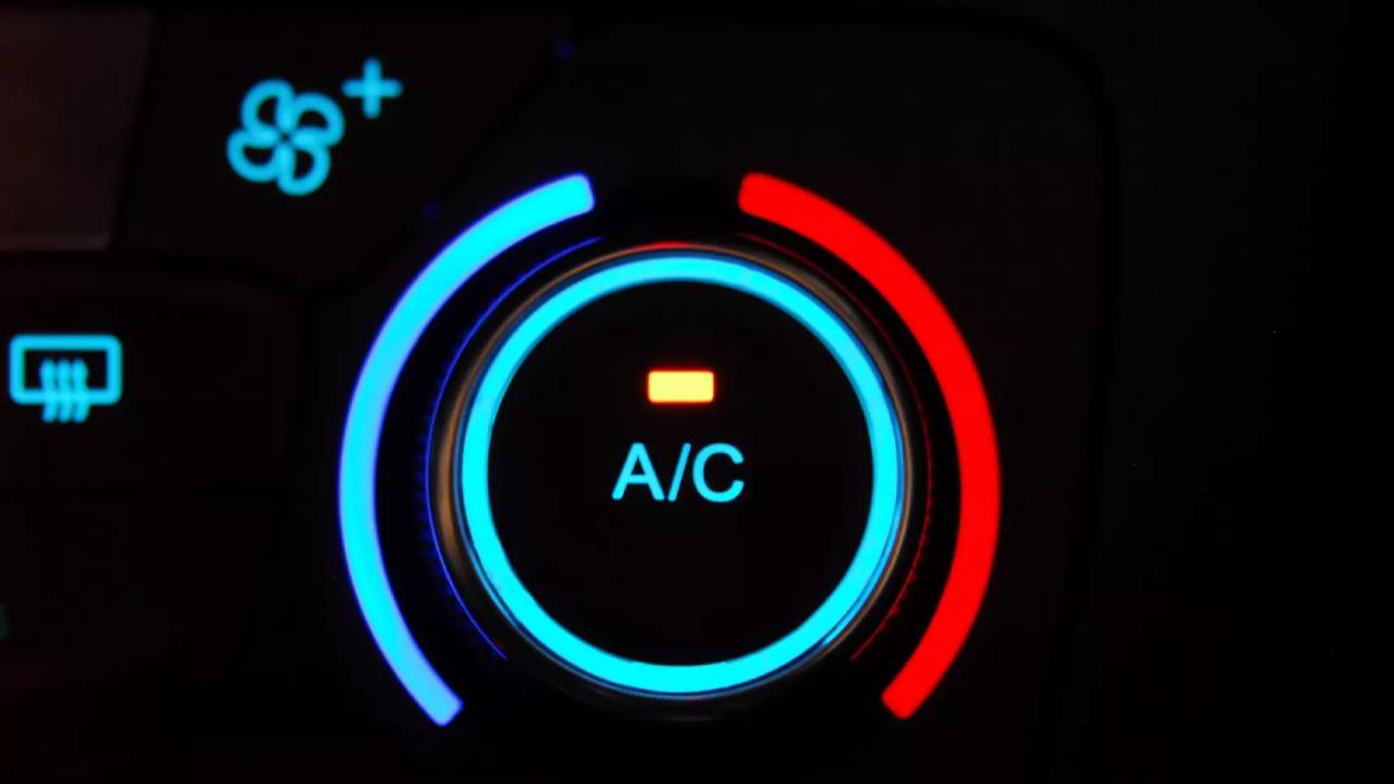 Россиян предостерегли от заправки кондиционера на обочинах дорог - Quto.ru