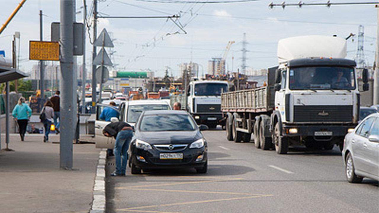 Ежедневные штрафы за въезд грузовиков на МКАД достигли 10 тысяч штук -  Quto.ru