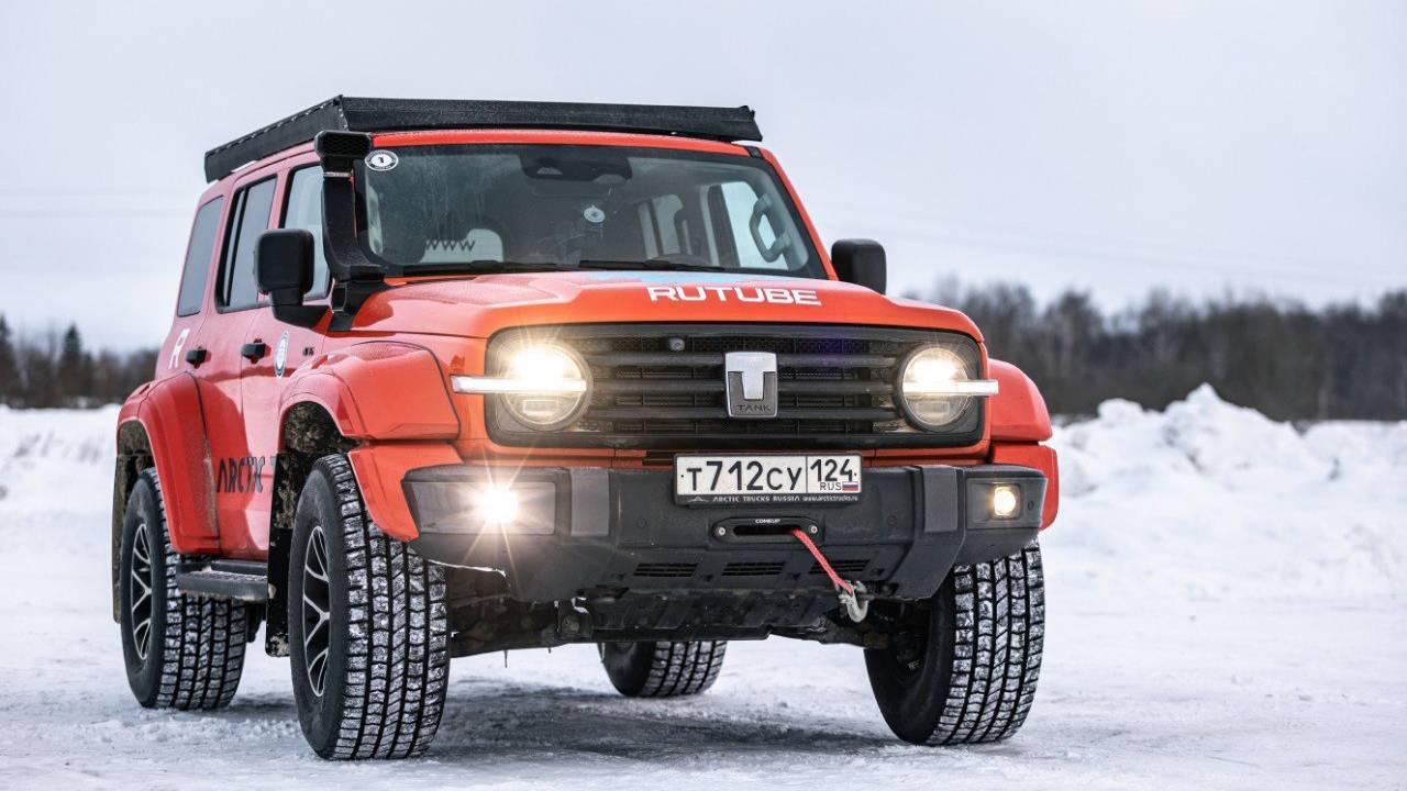 Quto.ru протестировал экстремальный Tank 300 от Arctic Trucks - Quto.ru