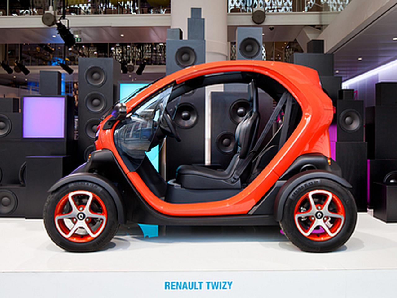 В Англии на Renault Twizy можно будет ездить без прав - Quto.ru