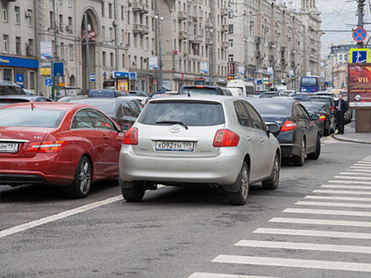 Московские эвакуаторы будут забирать машины из второго и третьего ряда -  Quto.ru