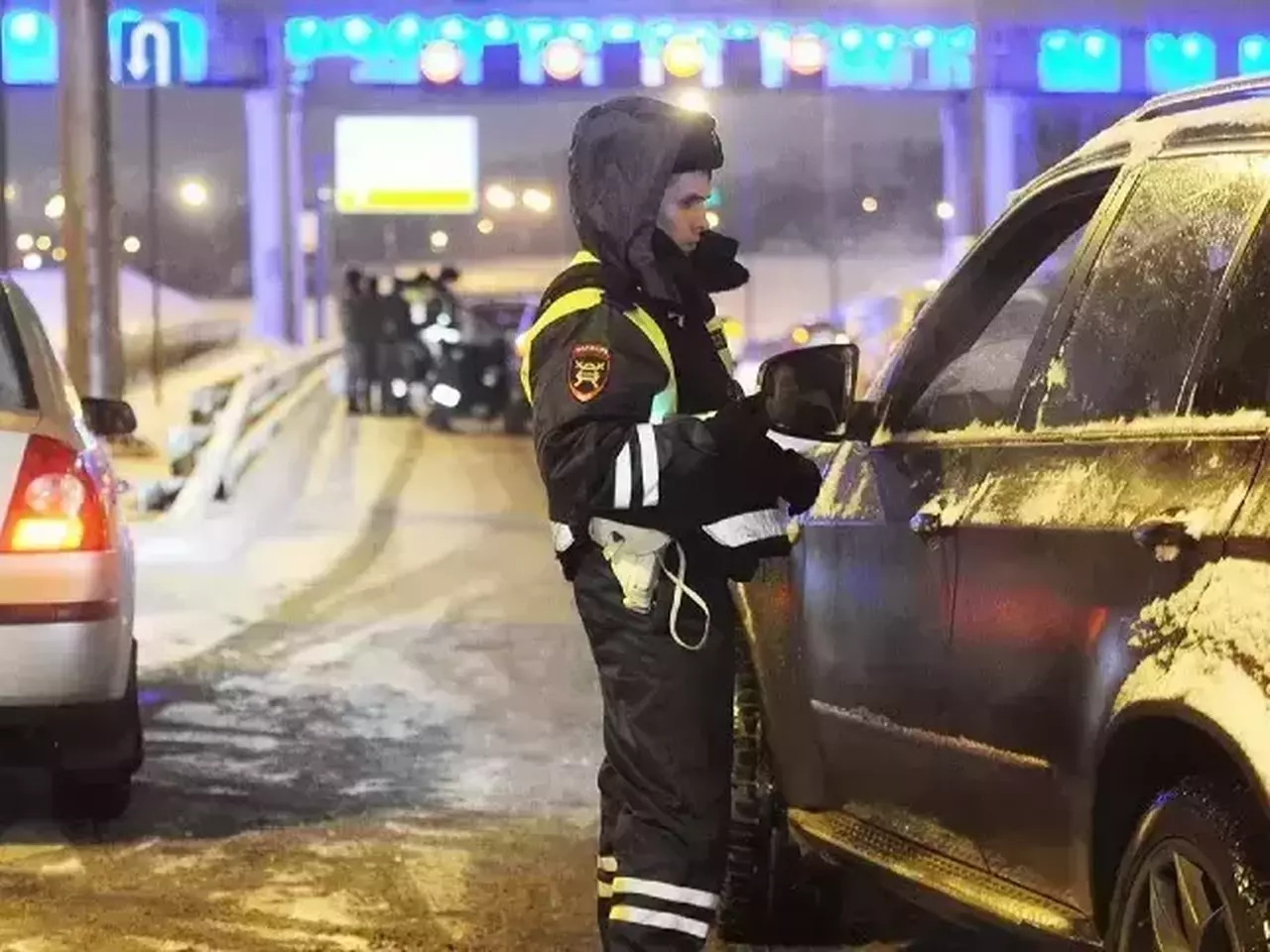 Сотрудники ГИБДД проверят машины органолептическим методом – прямо на  дороге - Quto.ru