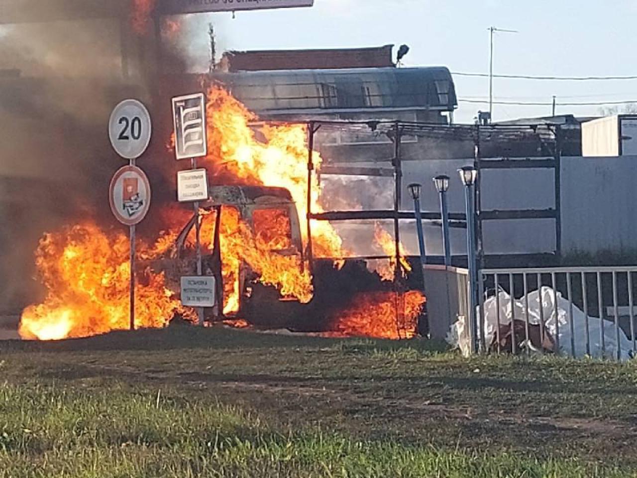 Взрыв русской ГАЗели на заправке в Зеленограде попал на видео - Quto.ru