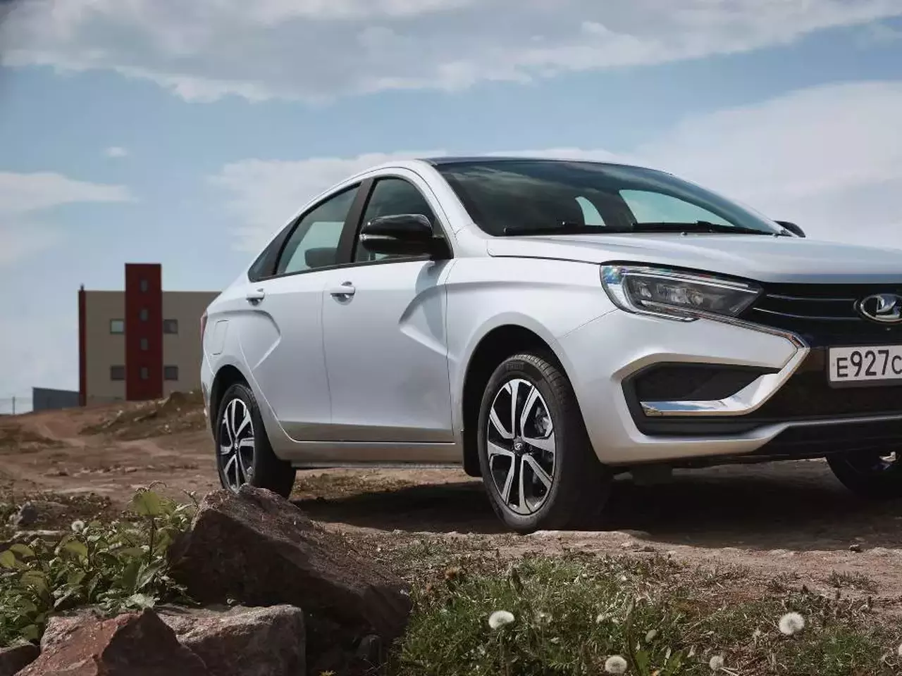 Lada Vesta начнут красить в новые цвета - Quto.ru