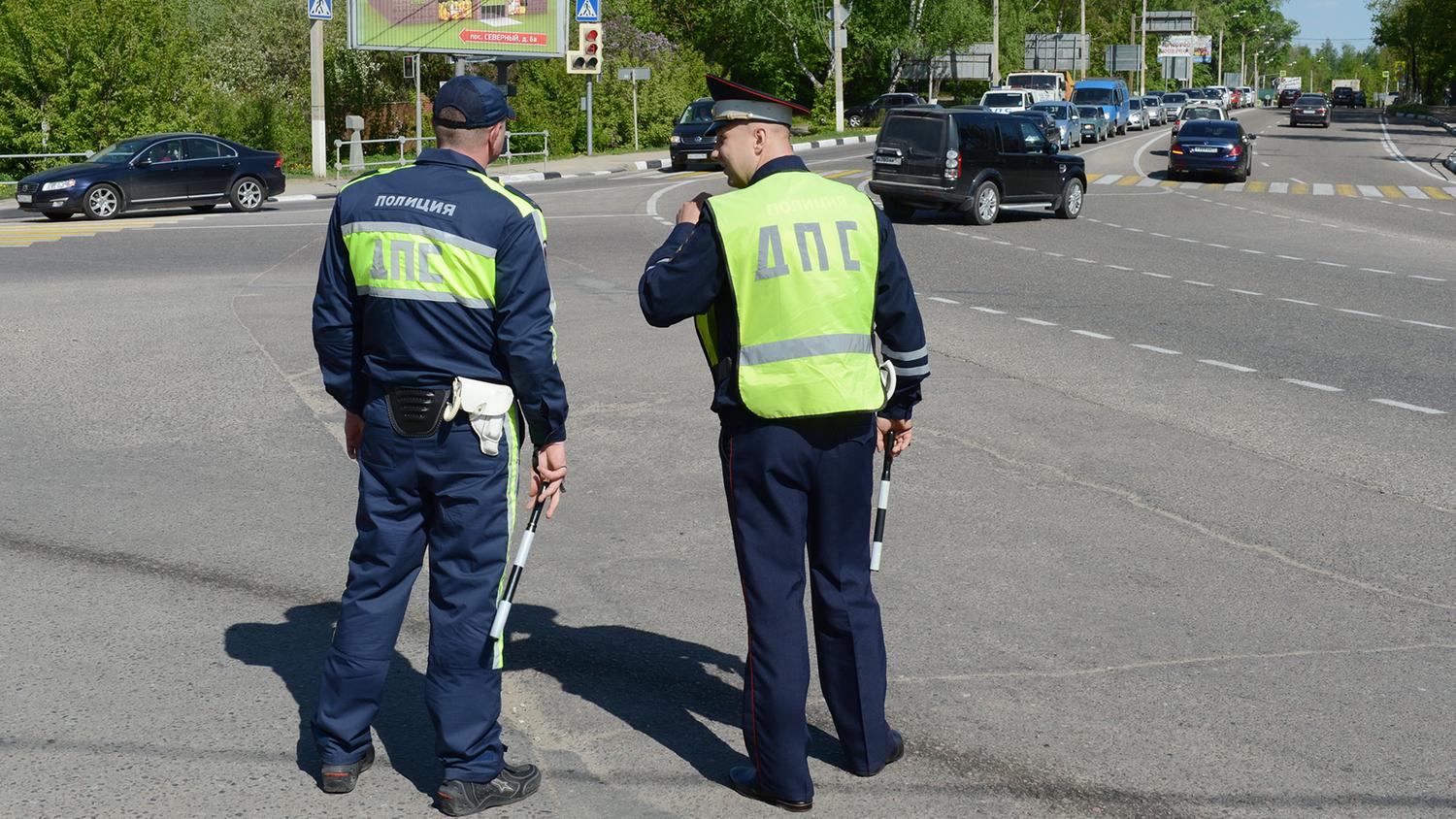 Когда стрельба ГИБДД в водителя законна и что изменится с новым законом -  Quto.ru