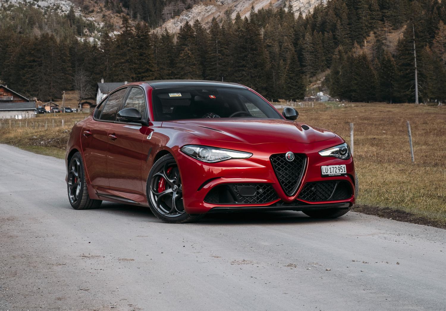 Круче только горы: великие модели Alfa Romeo - Quto.ru