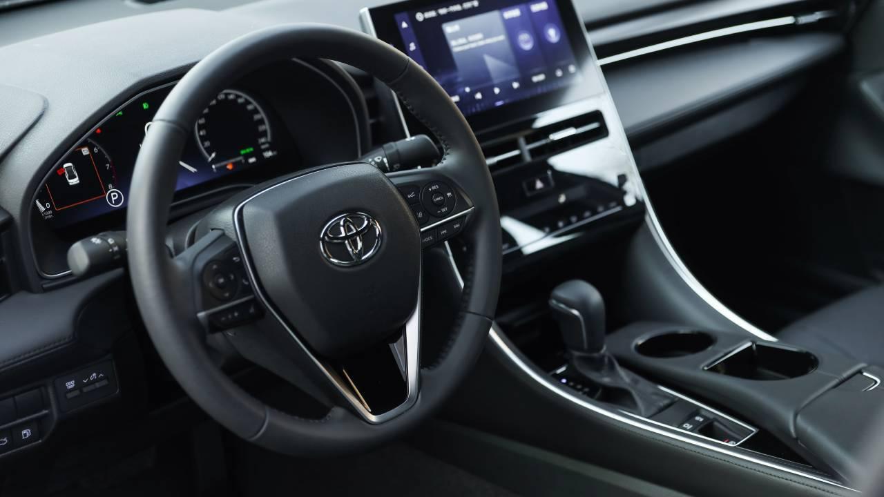 Тойота Авалон XL