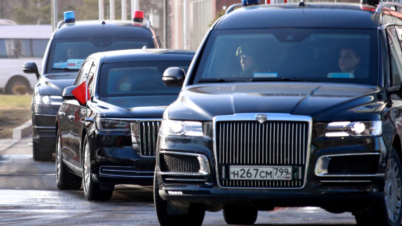 Си Цзиньпин передвигается по Москве на шестиметровом лимузине Hongqi -  Quto.ru