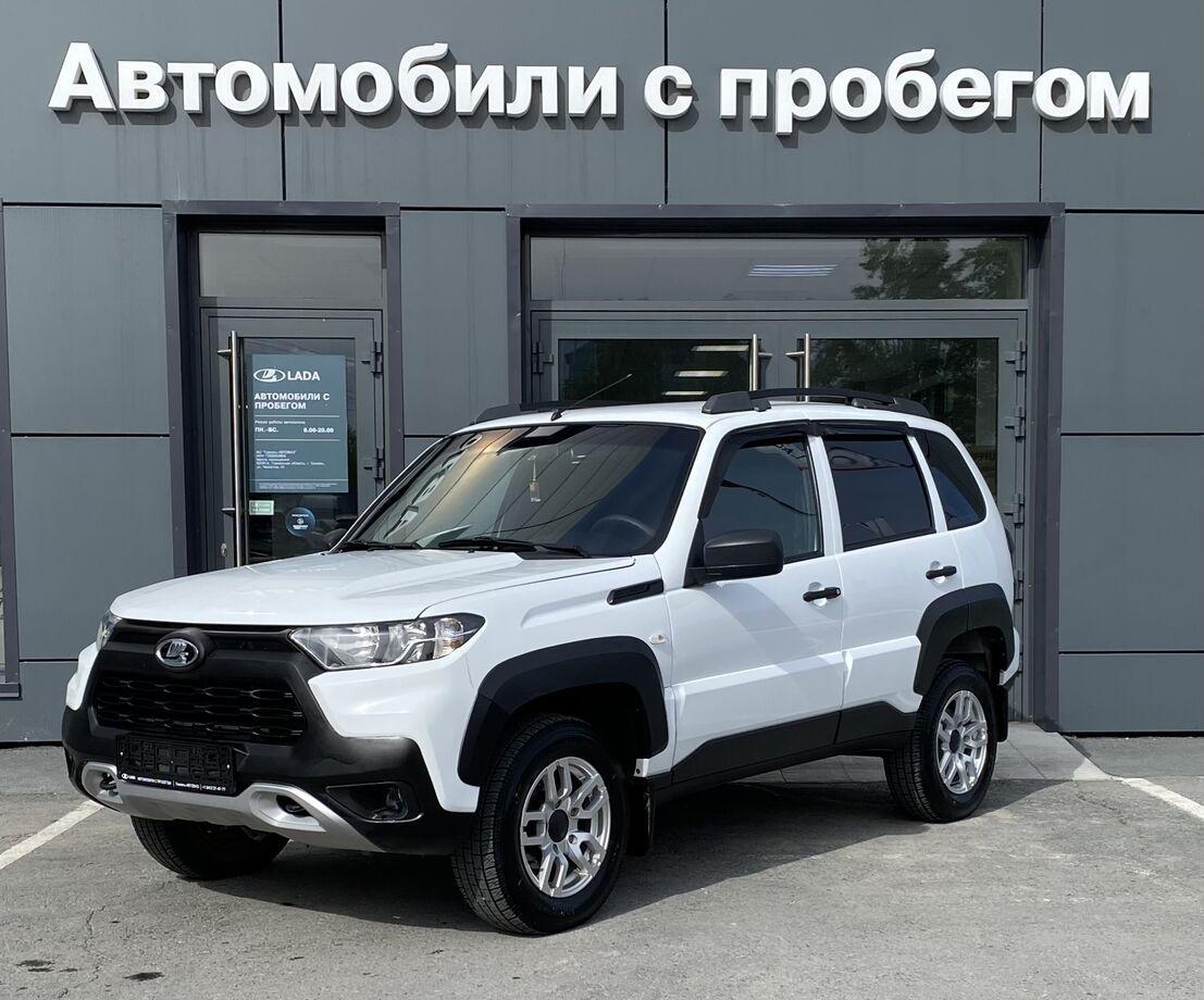 Купить б/у LADA 4x4 5-дв. I поколение (белый) 2021 года в Тюменской области  за 1 099 000 ₽ - Quto.ru