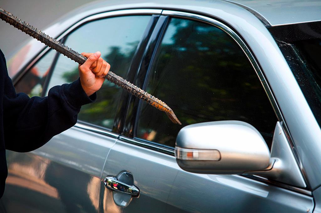 Kak Obkleit Dver Plyonkoj