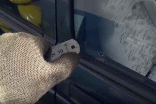 Что делать, если ключи от автомобиля захлопнулись внутри