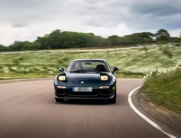 Цена на них растет быстрее, чем золото: 10 автомобилей с пробегом, которые стоят дороже новых