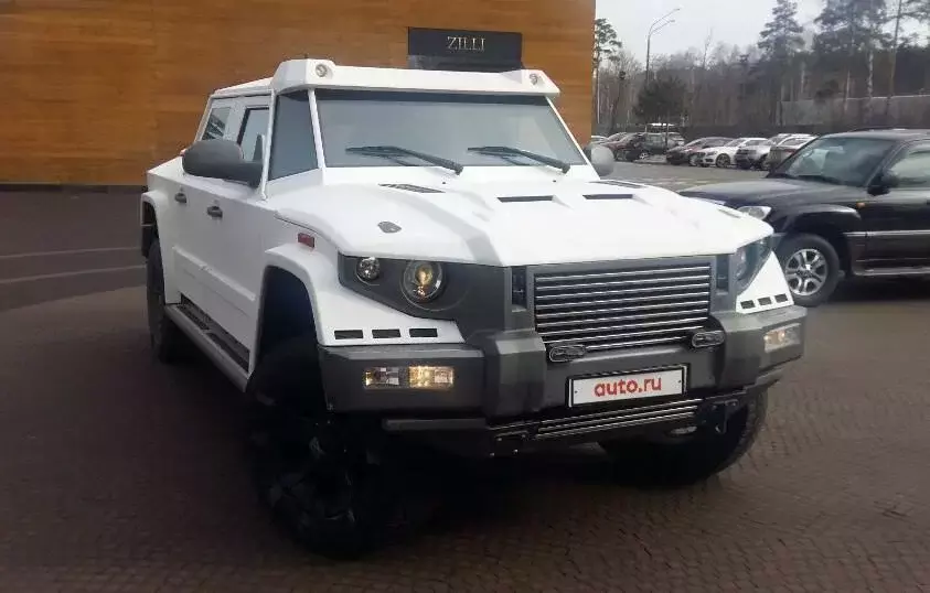 Их можно купить прямо сейчас: самые дорогие отечественные автомобили в продаже