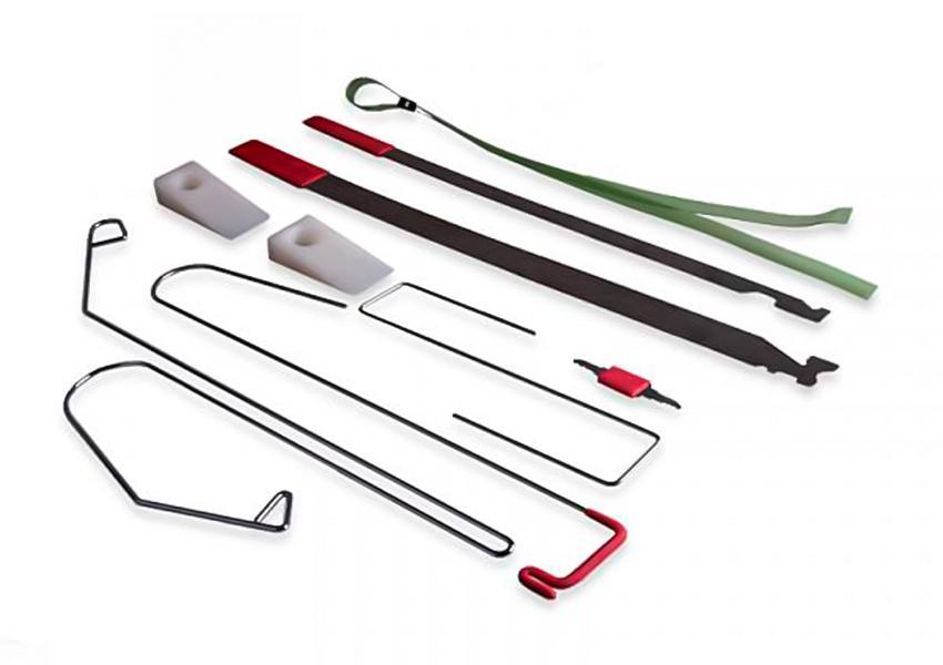 Полезный лайфхак: как открыть капот и двери, если сел аккумулятор