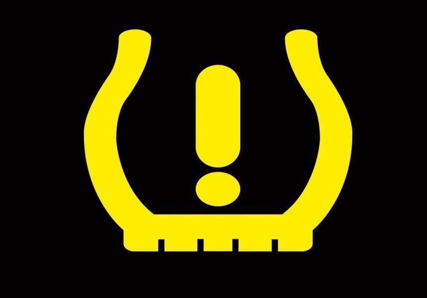 Шины в порядке, а лампочка горит: выясняем, почему