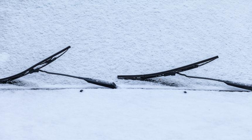  Что делать, если в машине замерзли стекла?