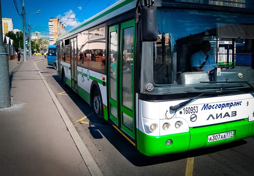 Что значит зигзаг у автобусной остановки - можно ли там остановиться?