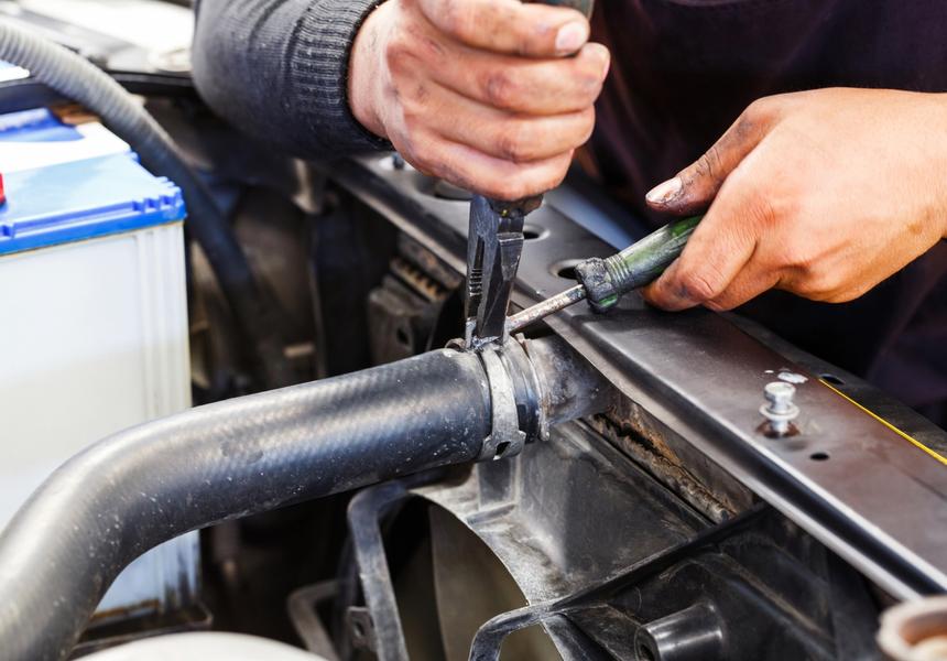 Бездонный расширительный бачок: куда уходит антифриз из системы охлаждения