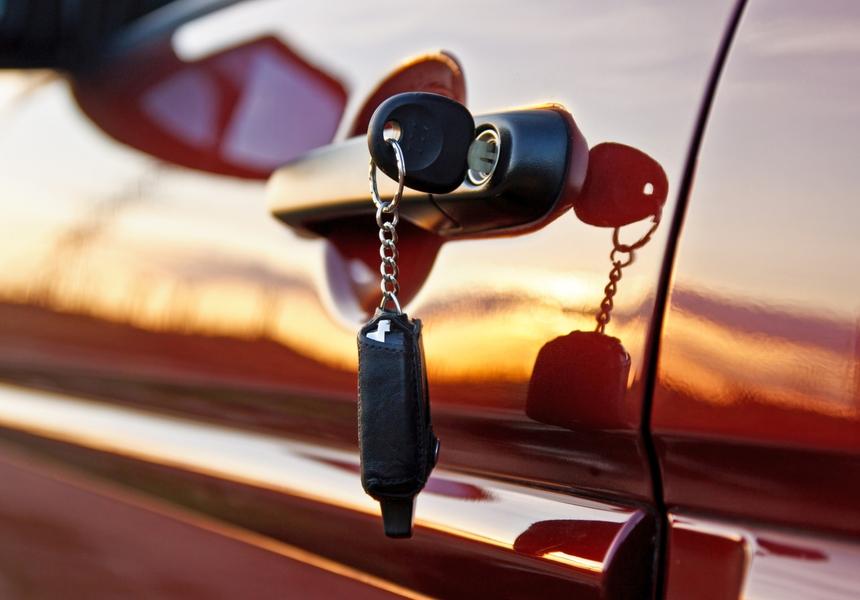 Как быть, если в автомобильном ключе или брелоке села батарейка