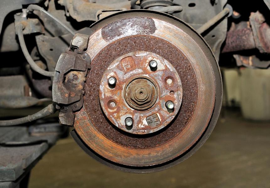 Ездить или не ездить на автомобиле зимой: как лучше для машины?