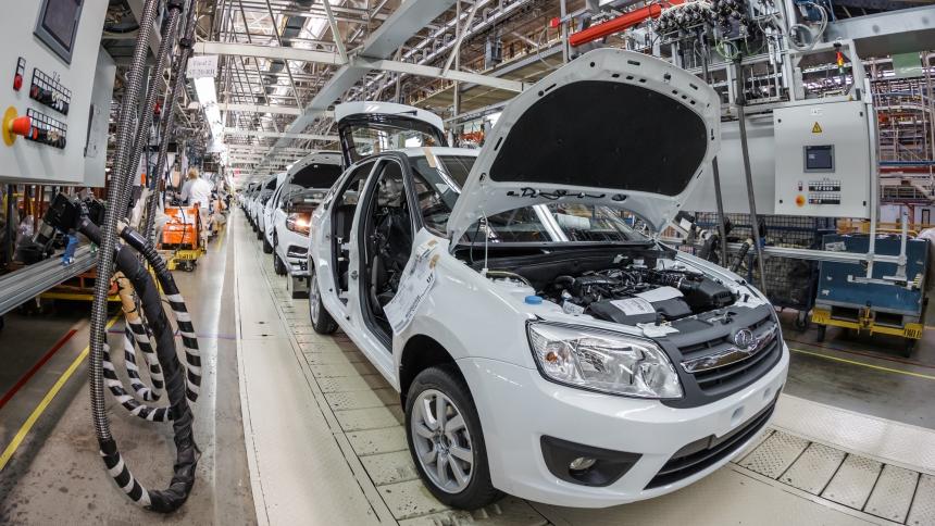 «АвтоВАЗ» завалит дилеров машинами: известно, когда