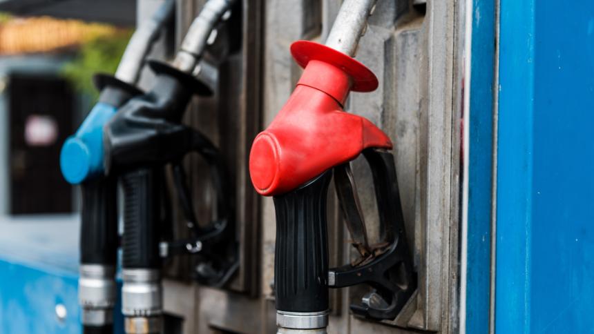 В России начал резко дорожать бензин. Станет ли он дефицитом?