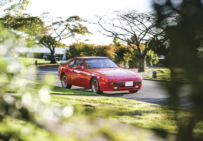 Porsche 944
