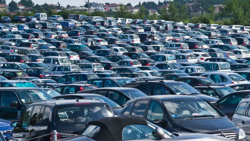 Вторичный рынок авто в России начал схлопываться