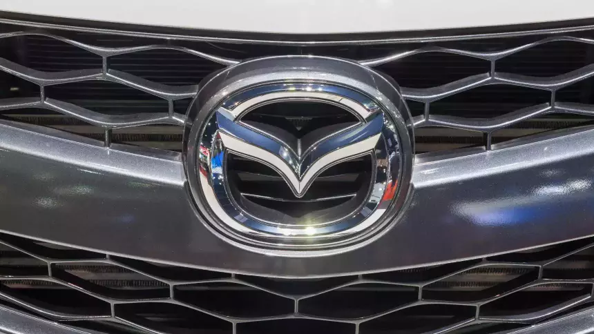 Mazda приостанавливает выпуск машин в Японии