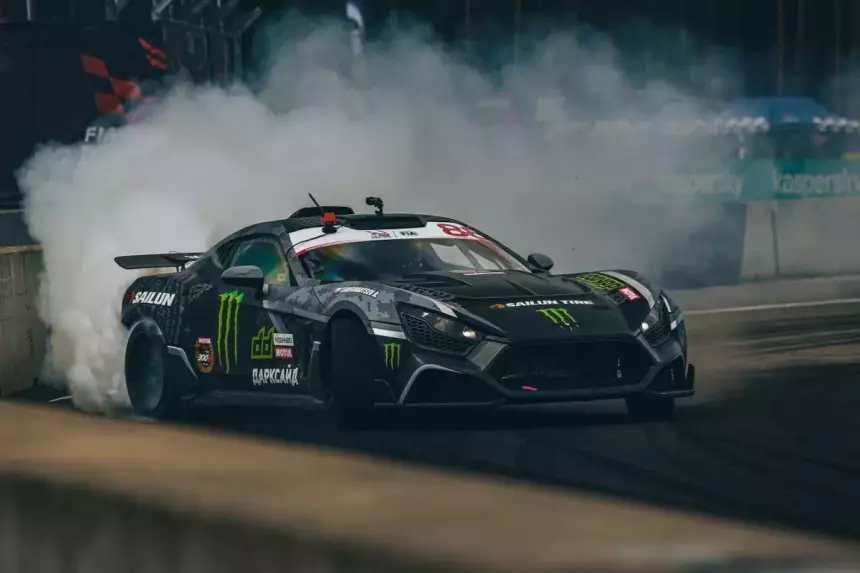 Их можно купить прямо сейчас: самые дорогие отечественные автомобили в продаже