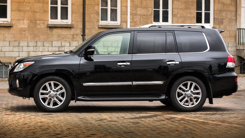 Чиновник брал взятки автомобилями и попал в тюрьму (дали шесть лет)