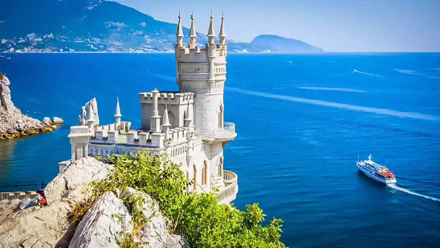 Открыто автомобильное сообщение между материковой Россией и Крымом