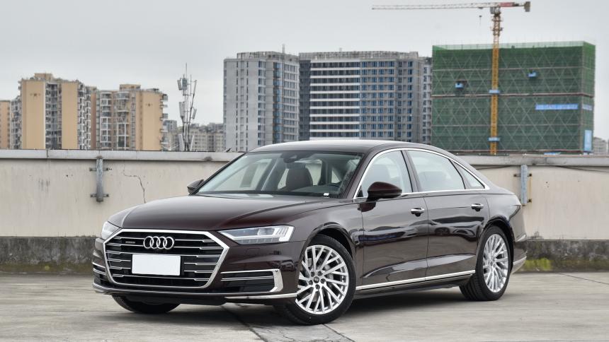 Уже проданным новым Audi A8 потребовалось «перебить» VIN