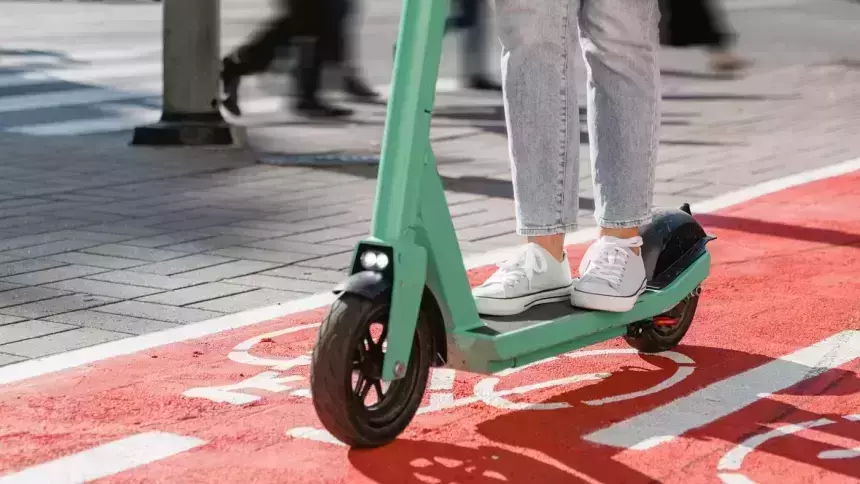 В российских школах могут обучать езде на электросамокатах