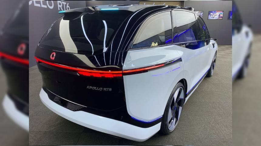 Китайцы показали роботакси со съёмным рулём