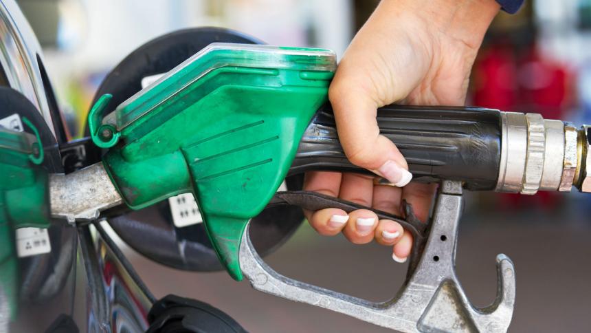 Безумные экологи атаковали заправки в Европе, но зачем?