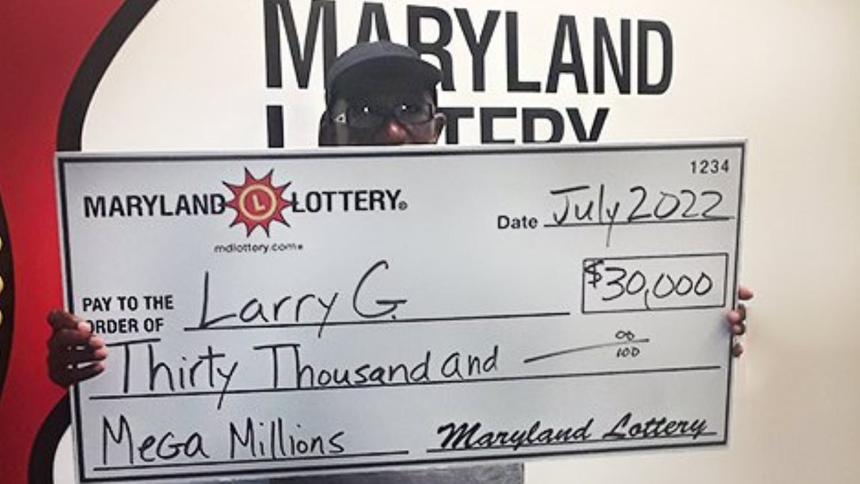 Счастливчик Ларри из США нашёл лотерейный билет в «бардачке» и разбогател