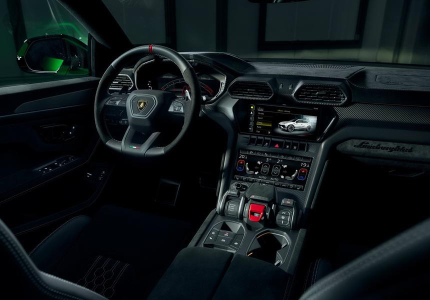 Интерьер Lamborghini Urus Perfomante