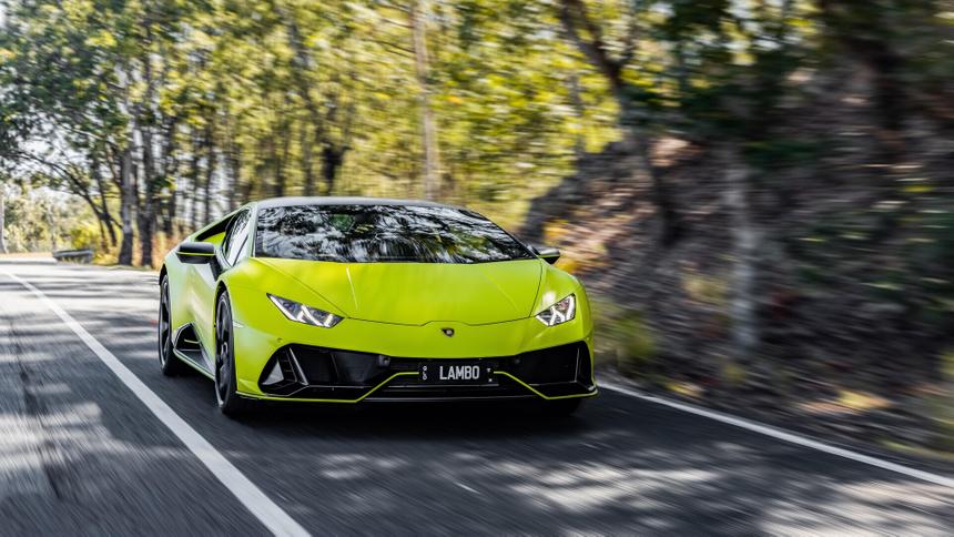 Для управления сверхмощными автомобилями придётся получать специальную лицензию