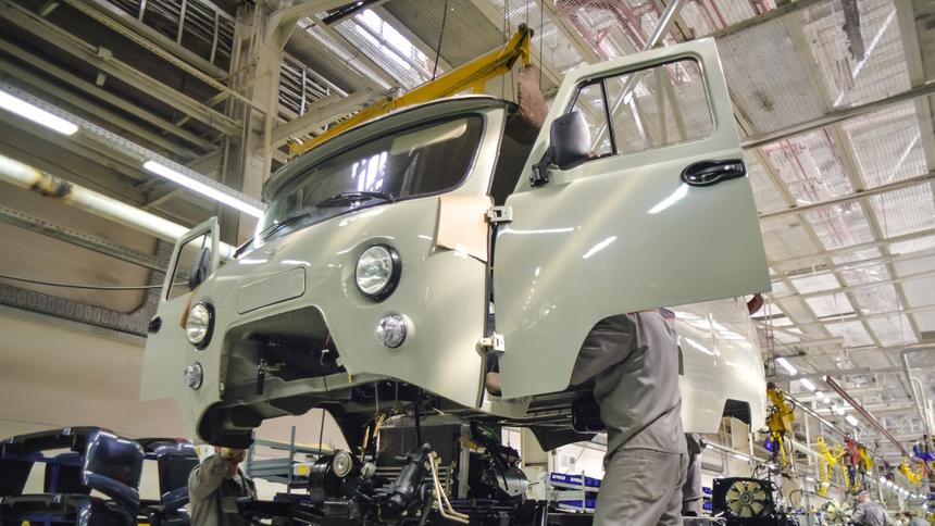 Работники Ульяновского автозавода придумали изощрённую схему, чтобы воровать детали